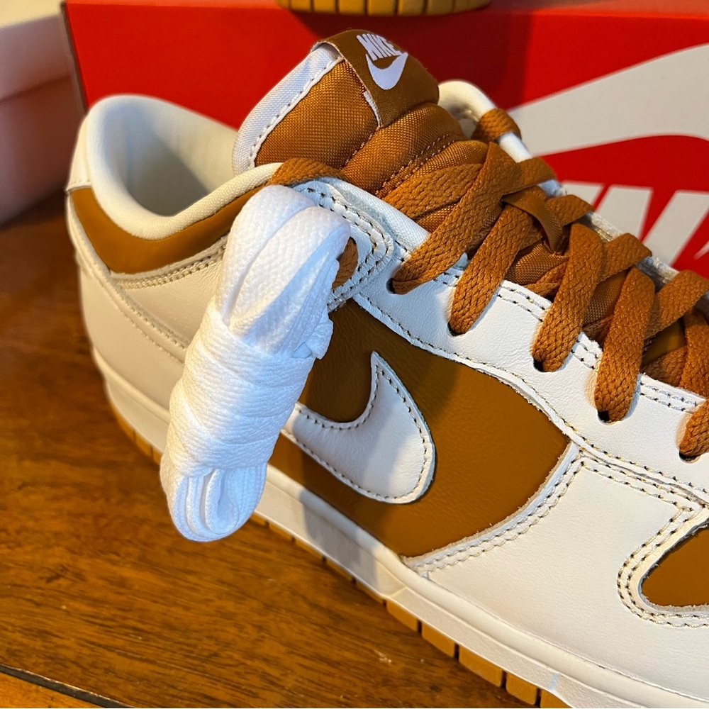 NIKE Dunk Low Reverse Dark Curry - Picture 8 of 11